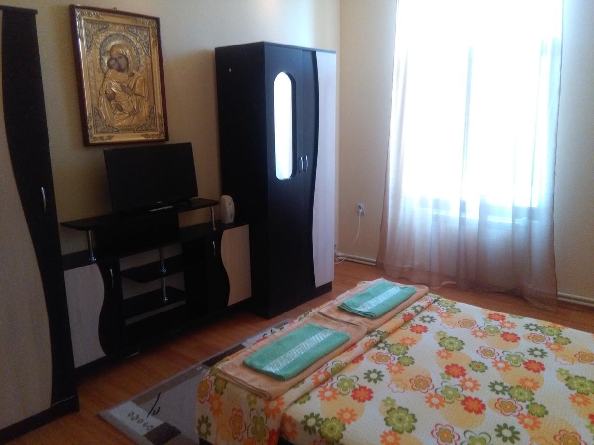 Casa Ovi Si Simo 호텔 Haţeg 외부 사진